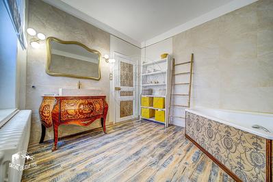 Maison - 243 m² - 7 pièces