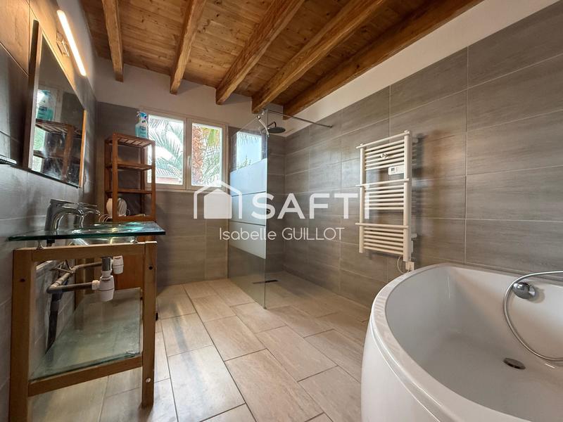Maison - 170 m² - 8 pièces