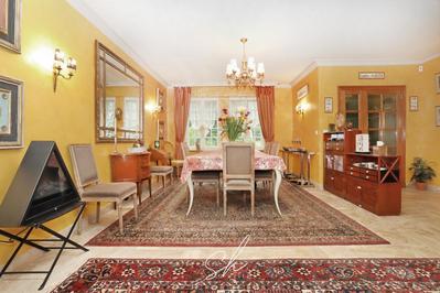 Maison - 380 m² - 14 pièces