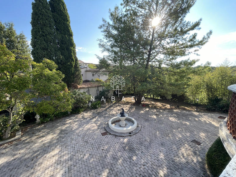 Maison - 188 m² - 9 pièces