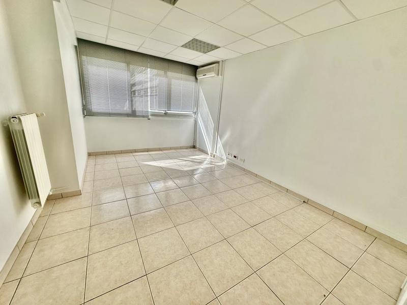 Bureau - 103 m² - 5 pièces