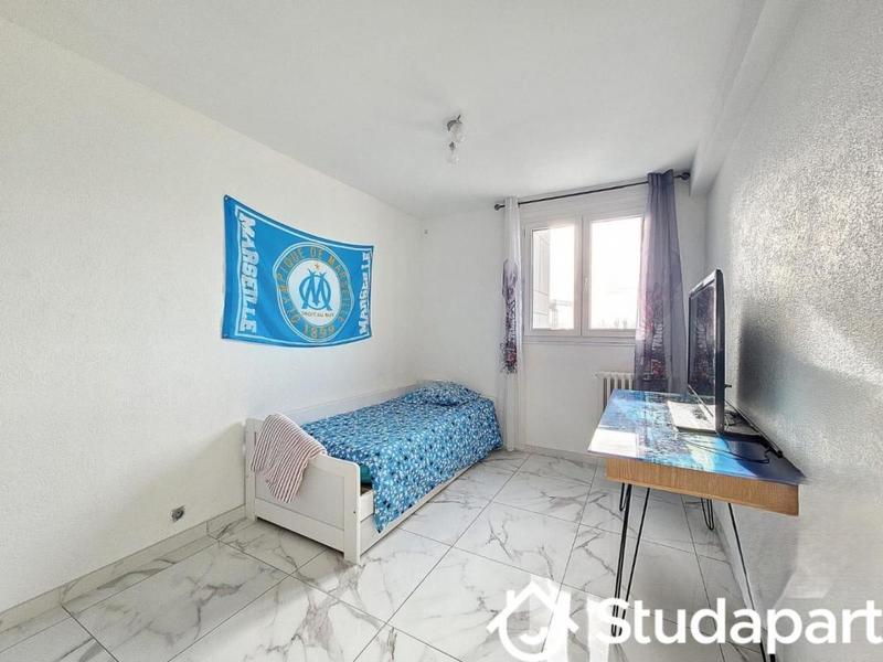 Chambre - 11 m² - 1 pièce