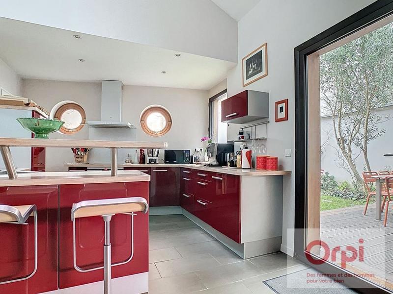 Maison - 176 m² - 6 pièces