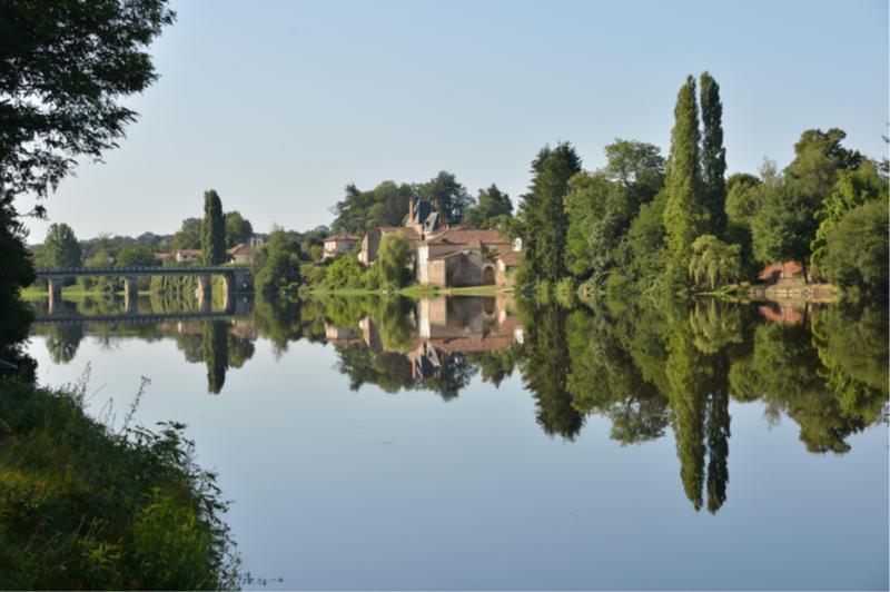 Visite du village d'Availles-Limouzine