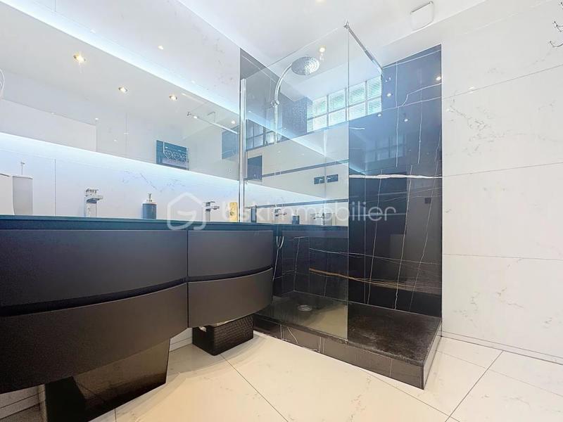 Appartement - 77 m² - 4 pièces