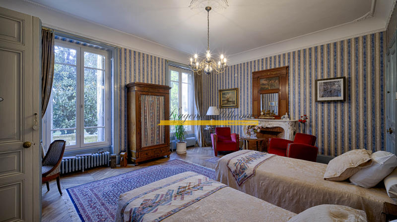 Villa - 435 m² - 13 pièces