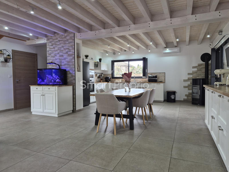 Maison - 140 m² - 5 pièces