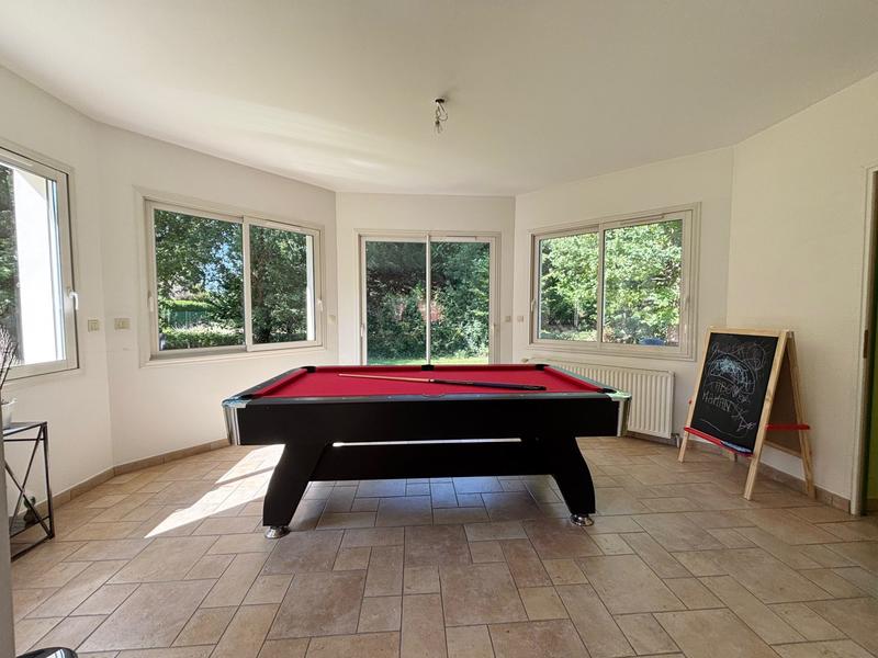 Maison - 195 m² - 7 pièces