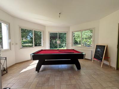 Maison - 195 m² - 7 pièces