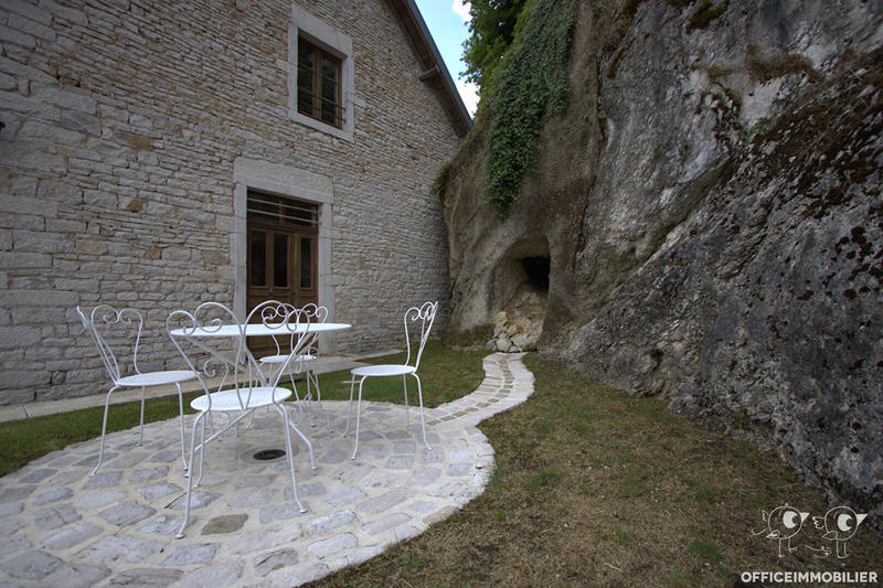 Maison - 380 m² - 9 pièces