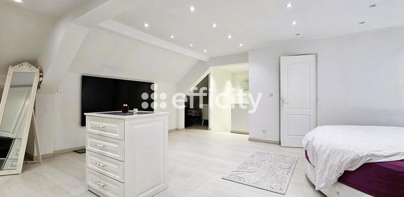 Pavillon - 156 m² - 6 pièces