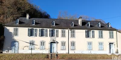 Maison - 383 m² - 12 pièces