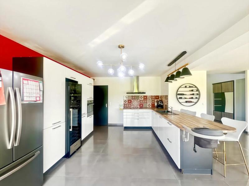 Maison - 150 m² - 7 pièces