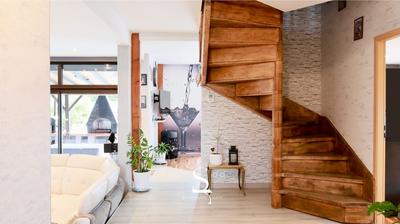 Maison - 180 m² - 7 pièces