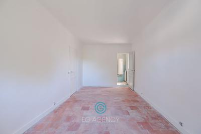 Maison - 280 m² - 7 pièces