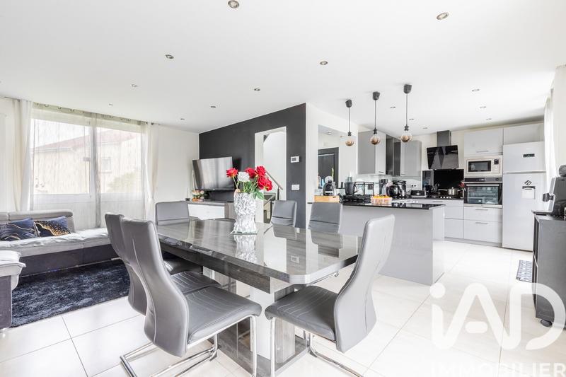 Maison - 127 m² - 6 pièces