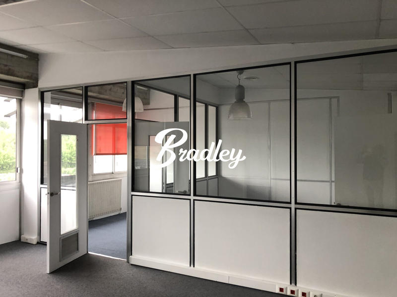 Bureau - 472 m²
