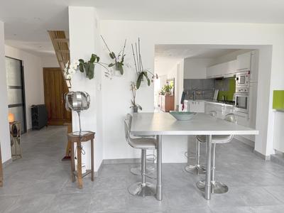 Maison - 185 m² - 7 pièces