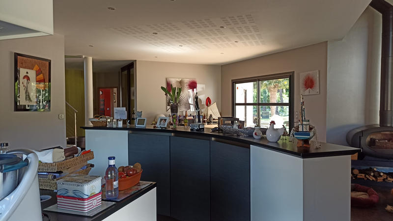 Propriété - 260 m² - 7 pièces