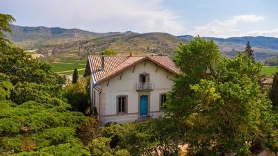 Maison de maîtres - 240 m² - 10 pièces