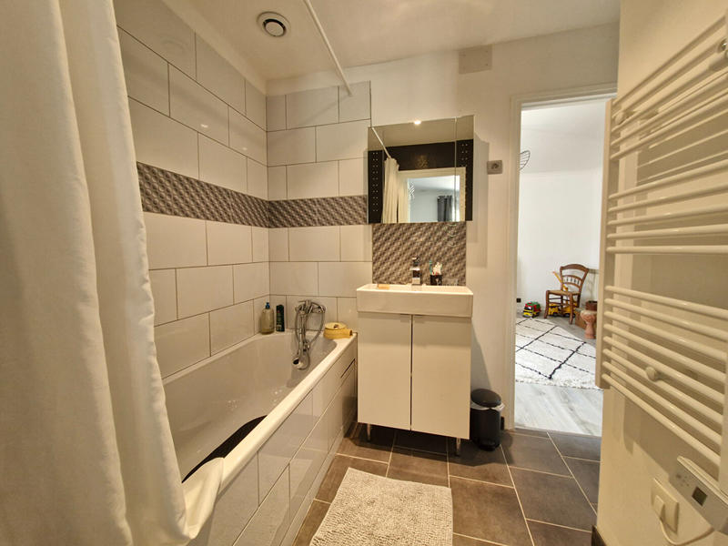 Maison - 215 m² - 7 pièces