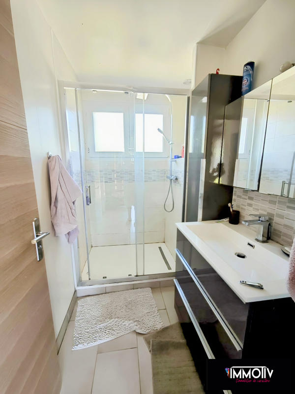 Maison - 92 m² - 5 pièces