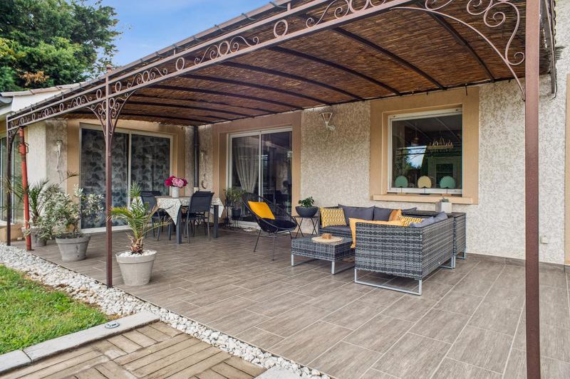 Maison - 200 m² - 8 pièces