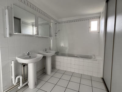 Maison - 83 m² - 4 pièces