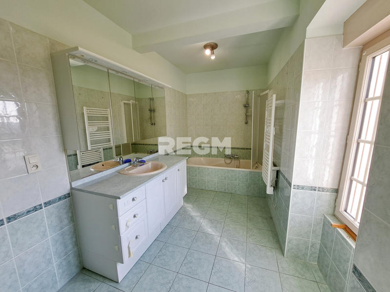 Maison - 110 m² - 4 pièces