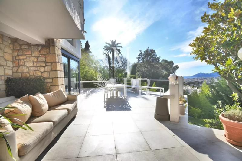 Villa - 233 m² - 7 pièces