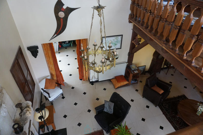 Maison - 380 m² - 12 pièces