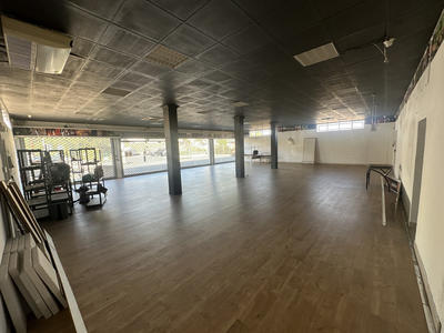 Local commercial - 235 m²