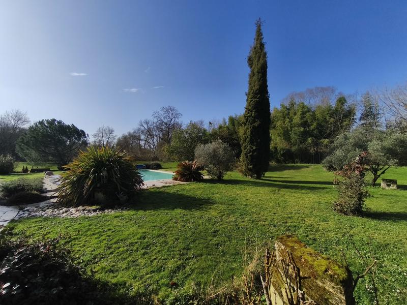 Maison - 400 m² - 10 pièces