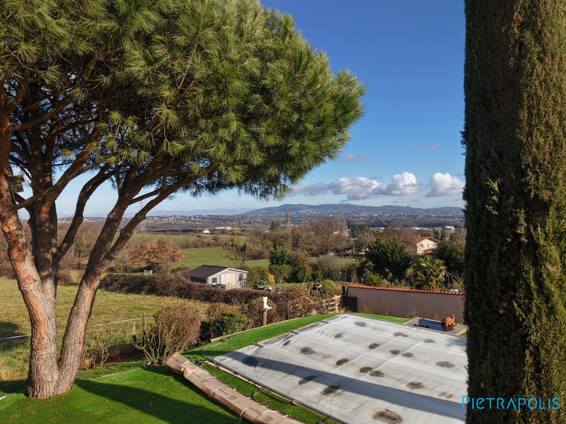 Villa - 137 m² - 5 pièces