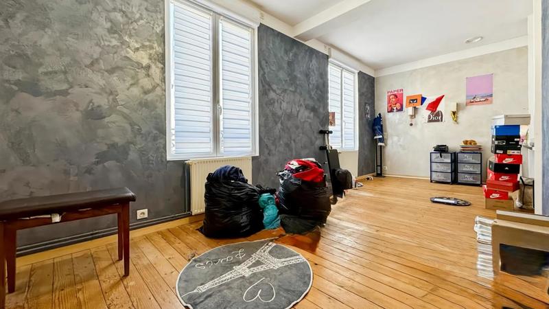 Maison - 256 m² - 8 pièces