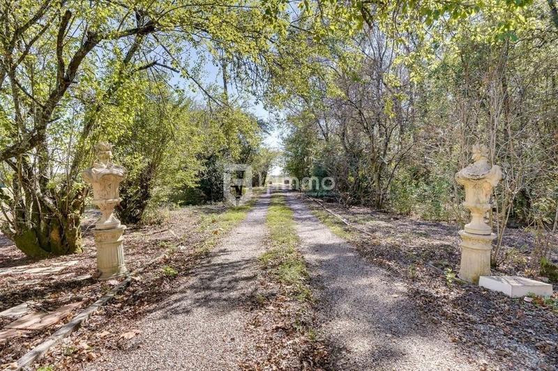 Maison en pierre - 340 m² - 11 pièces