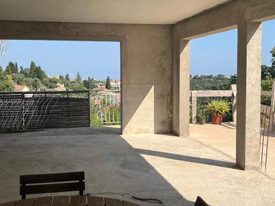 Villa - 200 m² - 5 pièces