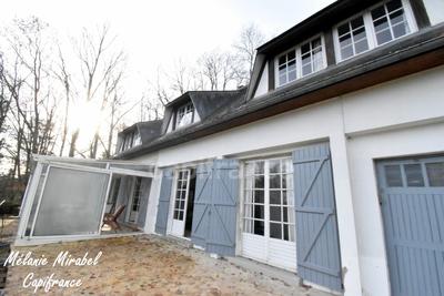 Maison - 186 m² - 10 pièces