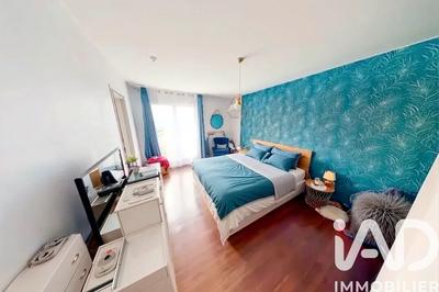 Maison - 200 m² - 7 pièces