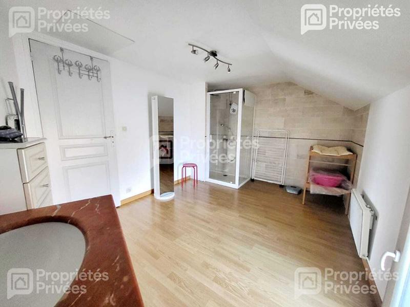 Maison - 185 m² - 8 pièces