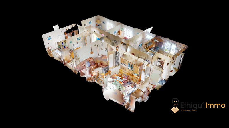 Maison - 99 m² - 6 pièces