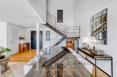 Villa - 222 m² - 6 pièces