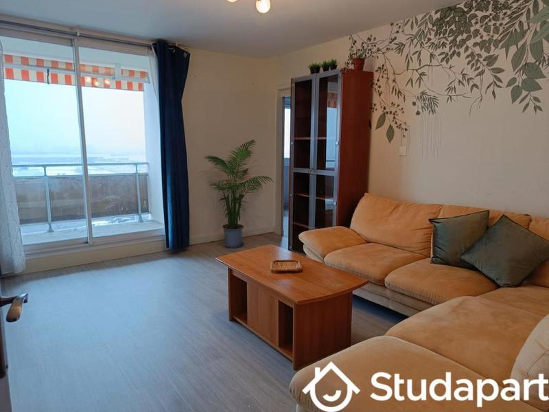 Chambre - 9 m² - 1 pièce