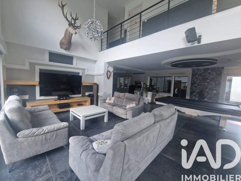 Maison - 515 m² - 16 pièces