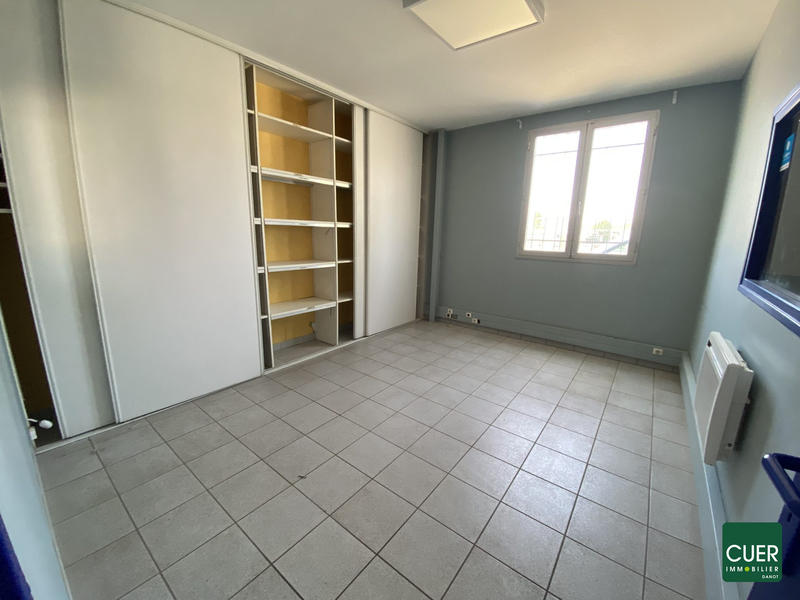 Local d'activités - 980 m²