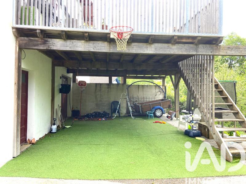 Maison - 237 m² - 8 pièces