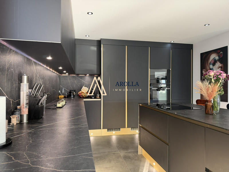 Villa - 227 m² - 6 pièces