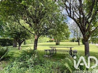 Maison - 221 m² - 7 pièces