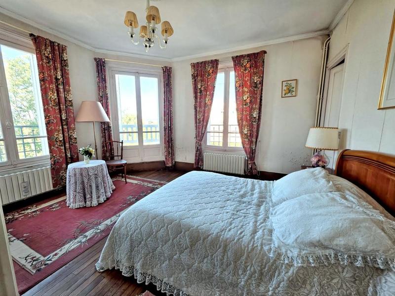 Maison bourgeoise - 242 m² - 7 pièces