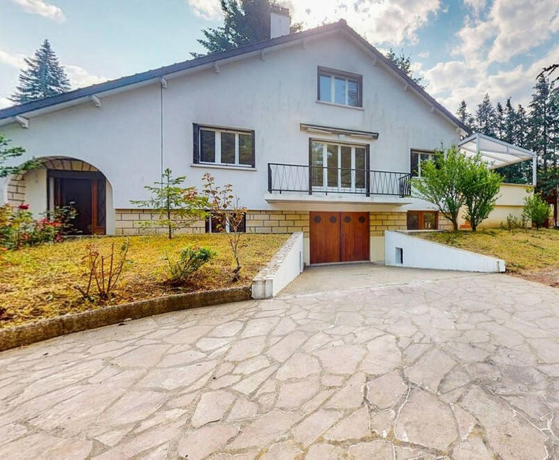 Maison - 235 m² - 7 pièces